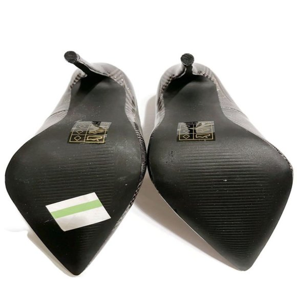 Grey Silver Black & Red Plaid Pointed Toe Pump by Fashion Nova - Picture 6 of 7